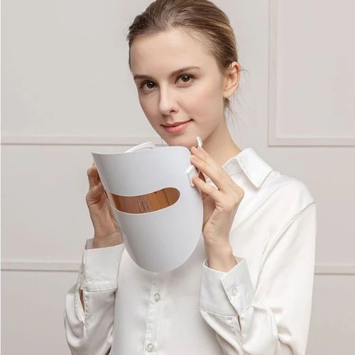 LED acne face mask UAE for skin rejuvenation and blue light acne treatment at home