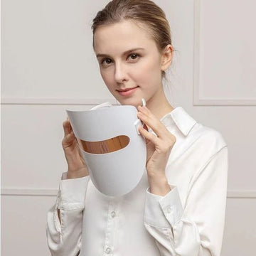 LED acne face mask UAE for skin rejuvenation and blue light acne treatment at home